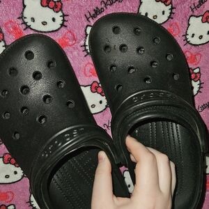 black crocs